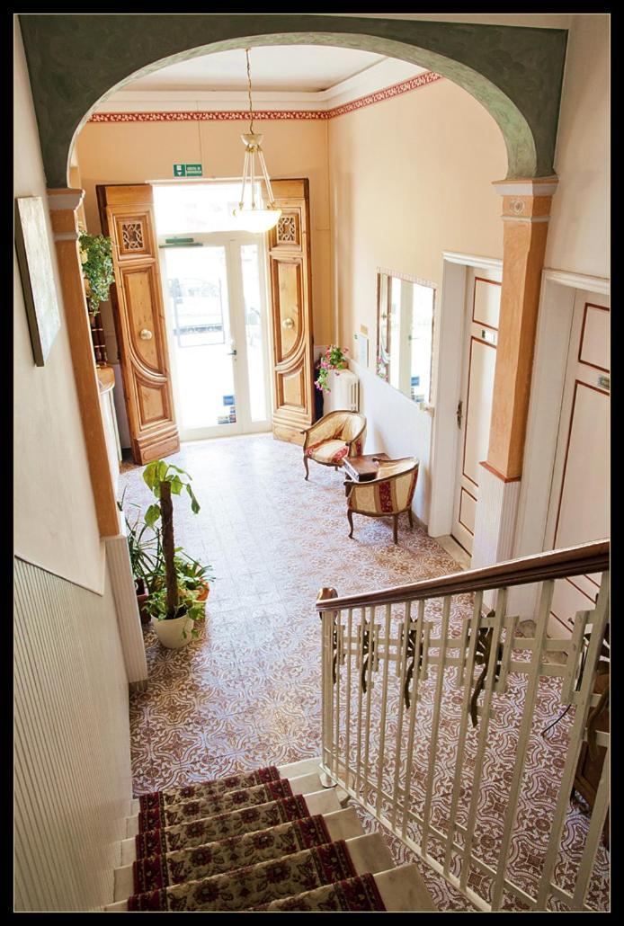 Hotel Eros 2*